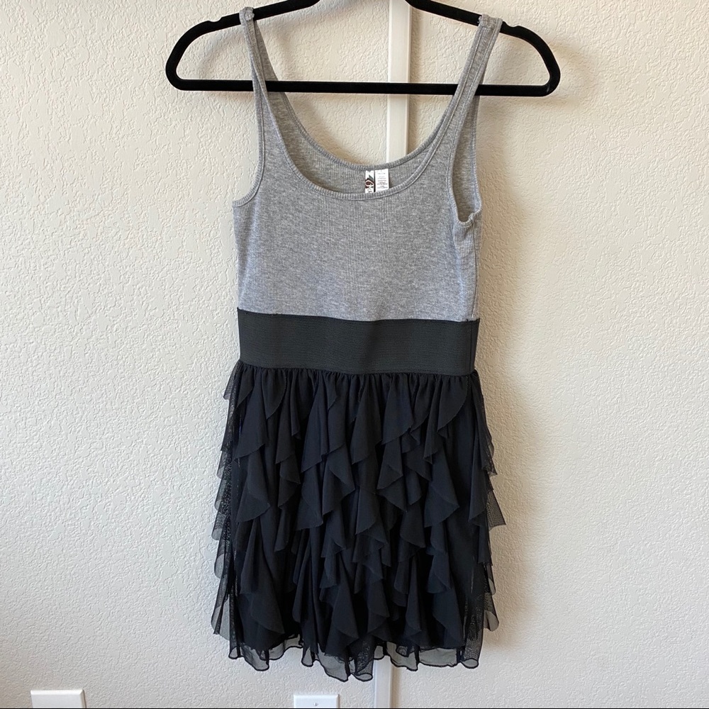6 DEGREES TULLE SKIRT RIBBED FUN BLACK GRAY DRESS